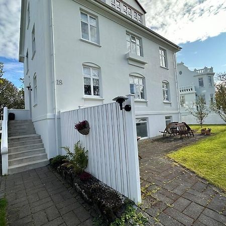 Beautiful 2 Bedroom Apartment Downtown Reykjavík Exteriör bild