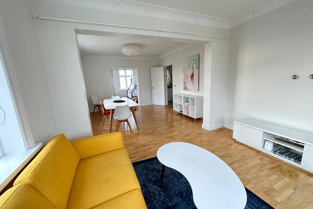 Beautiful 2 Bedroom Apartment Downtown Reykjavík Exteriör bild